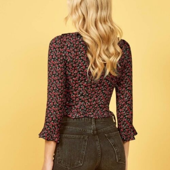 Reformation sz 6 Black Red Rose Floral Barb Mabel Ruffle Crop Long Sleeve Blouse - Picture 3 of 5